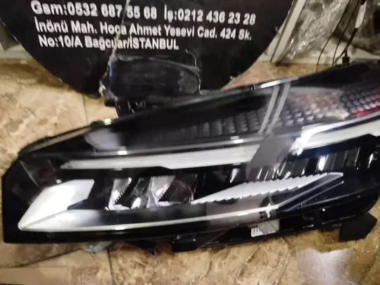 Renault Clio 5.5 Sağ Sol Far 260103507R 2606000149R
