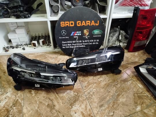 Renault Clio 5.5 Sağ Sol Far 260103507R 2606000149R