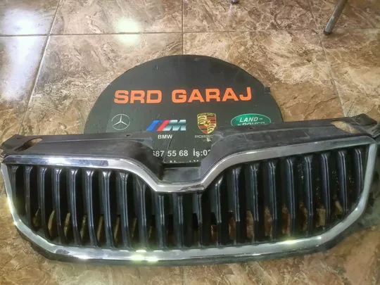 Skoda Octavia 2013 2017 Çıkma Orj Panjur 5E0853653