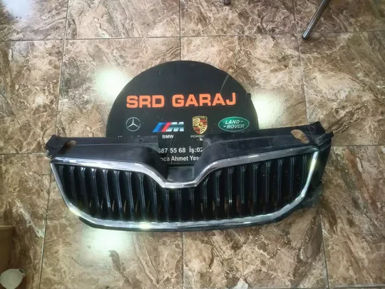 Skoda Octavia 2013 2017 Çıkma Orj Panjur 5E0853653