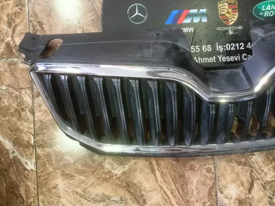 Skoda Octavia 2013 2017 Çıkma Orj Panjur 5E0853653