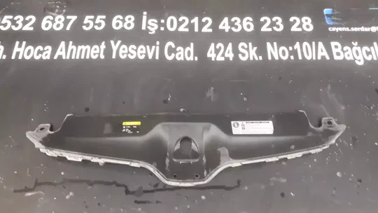 Skoda Superb Ön Panjur Üst Kapağı 3V0853343