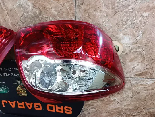 Toyota Auris 2010-12 Stop 81551-02550 81561-02550