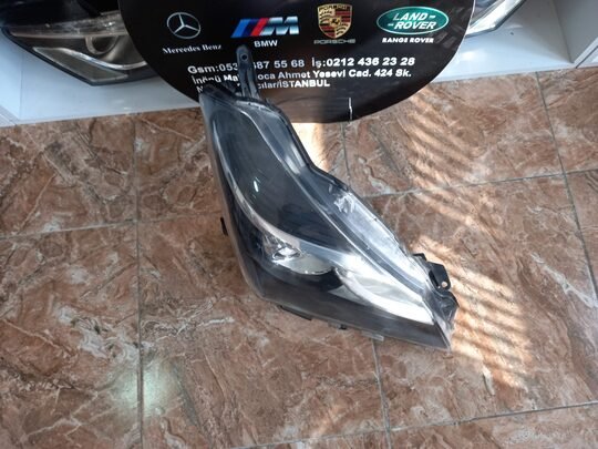 Toyota Yaris Sağ Mercekli Far