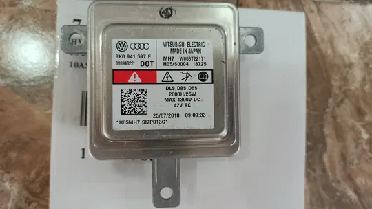 Volkswagen Audi Xenon Far Beyni 8K0941597F