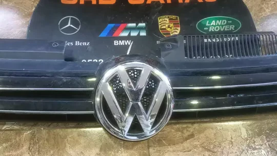 Volkswagen Golf 6 Ön Panjur Çıkma 5k0853651ag