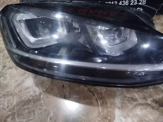 Volkswagen Golf 7 Zenon Sağ Far Cam Değişmiş