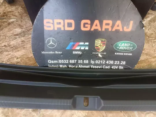 Volkswagen Golf 8 Bagaj Kilit Döşemesi Sıfır Orjinal 5H6863459B