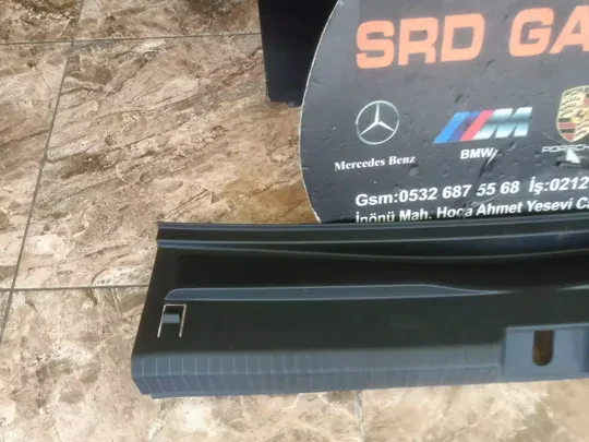 Volkswagen Golf 8 Bagaj Kilit Döşemesi Sıfır Orjinal 5H6863459B
