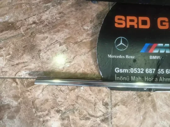Volkswagen Tiguan 2017- Sağ Arka Kapı Çıtası Çıkma Orj 5NA839476B