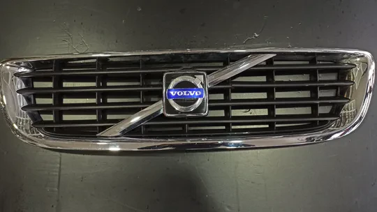 Volvo S40 V50 Ön Panjur Logolu 30744914