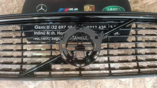 Volvo XC40 2018-22 R-Desing Kameralı Panjur 31479416