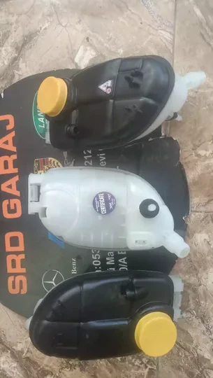 W176 Radyatör Yedek Su Deposu Sıfır İthal 2465000049