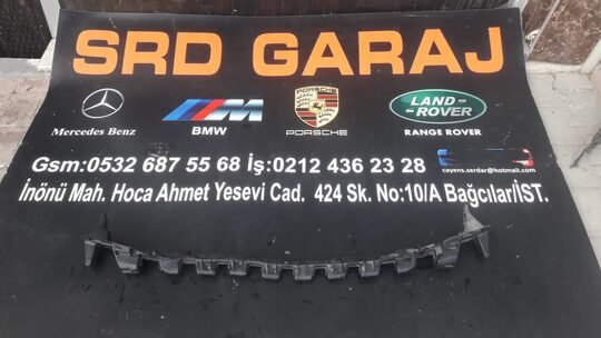 W204 C Serisi 2011-13 Ön Tampon Orta Destek Braketi 2048854065