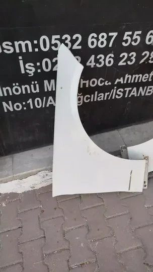 W212 Çamurluk Beyaz Çıkma Çok İyi Değiller