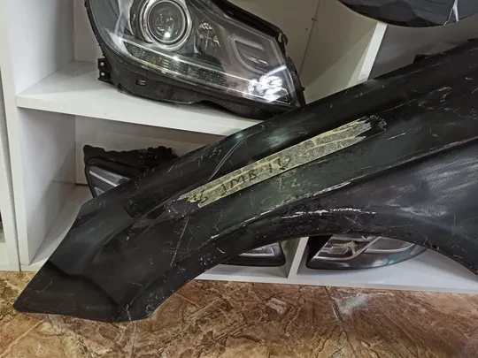 W219 CLS 250 CLS 350 Sol Ön Çamurluk