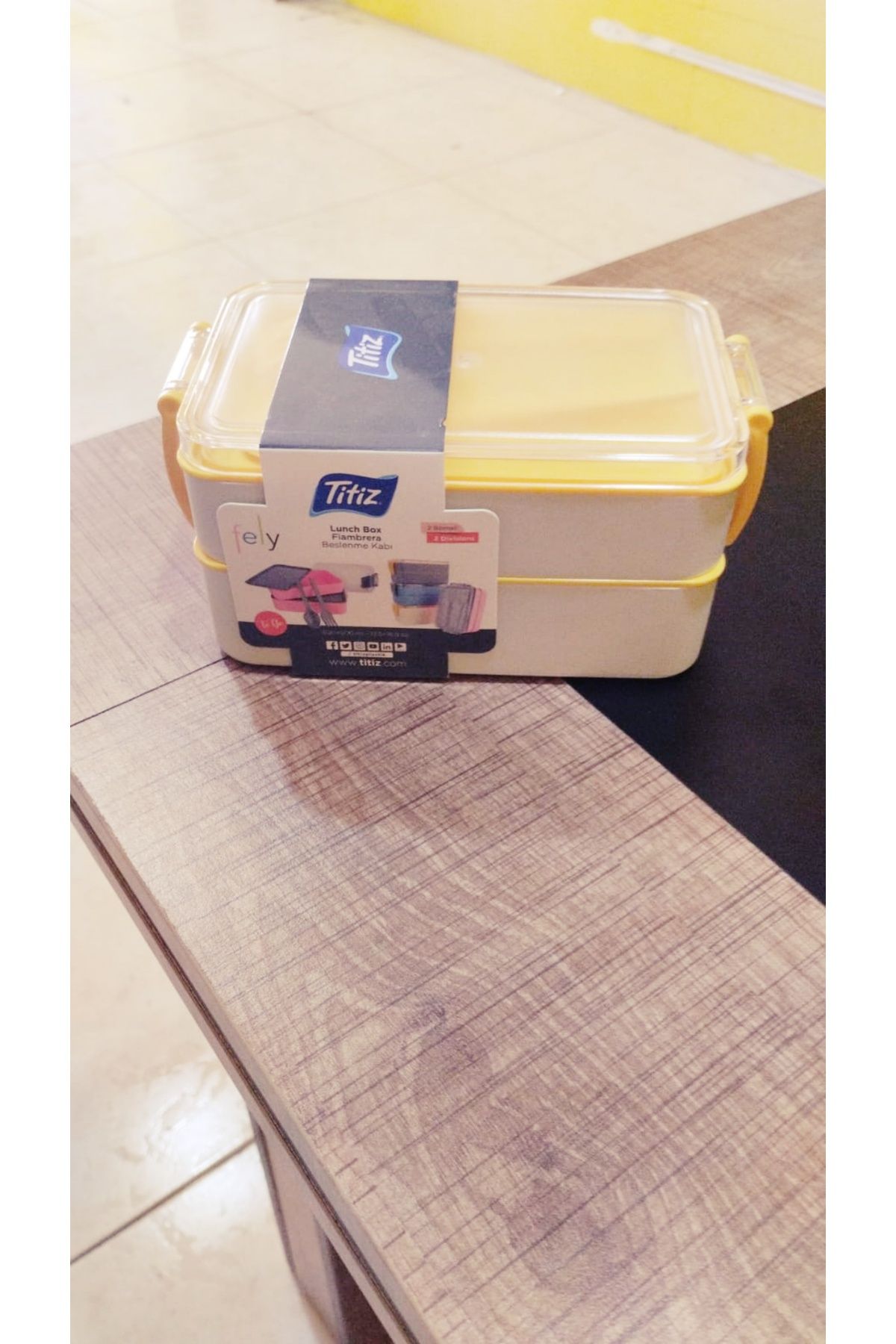 Titiz Iki Bölmeli Beslenme Kabı,karışık Renkler