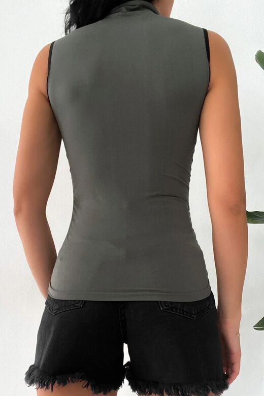 Kadın Dik Yaka Büzgü Detaylı Crop Bluz
