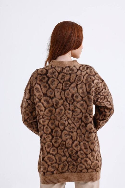 Leopar Desenli Oversize Düğmeli Yomuşak Triko Hırka