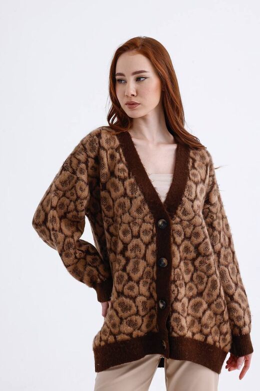 Leopar Desenli Oversize Düğmeli Yomuşak Triko Hırka