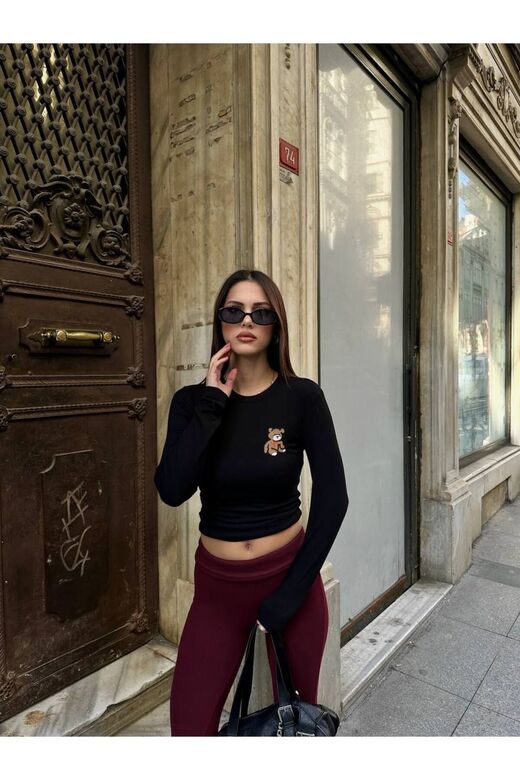 Bisiklet Yaka Siyah Uzun Kollu Teddy Baskılı Bluz
