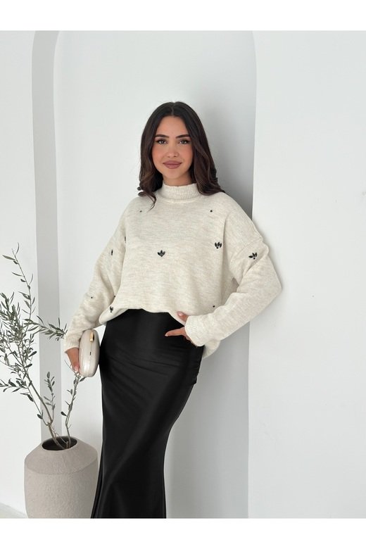 Çiçek Desenli Triko Kazak
