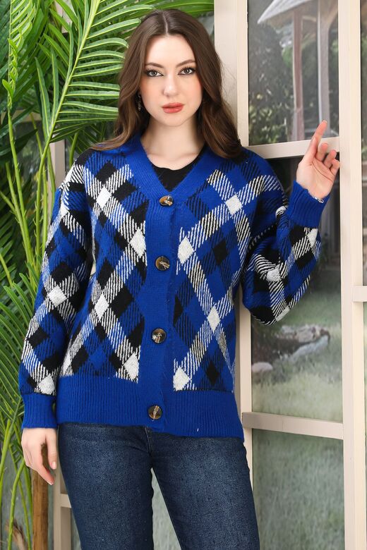 Oversize Yumuşak Ekose Kare Örme Detaylı Düğmeli Triko Hırka