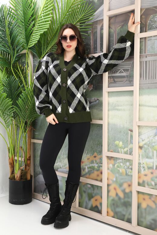 Oversize Yumuşak Ekose Kare Örme Detaylı Düğmeli Triko Hırka