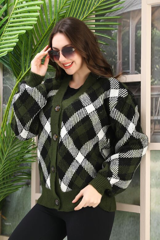 Oversize Yumuşak Ekose Kare Örme Detaylı Düğmeli Triko Hırka