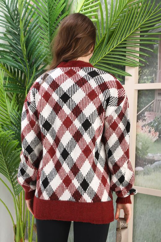 Oversize Yumuşak Ekose Kare Örme Detaylı Düğmeli Triko Hırka