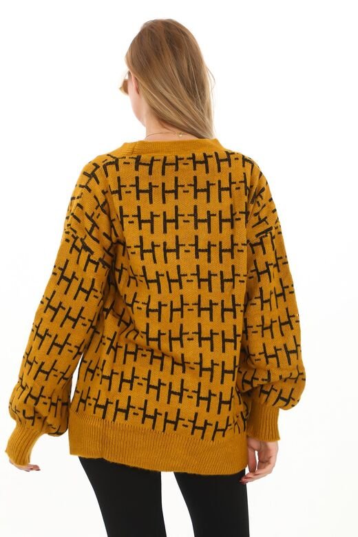 Oversize Yumuşak Örme Detaylı Düğmeli Triko Hırka