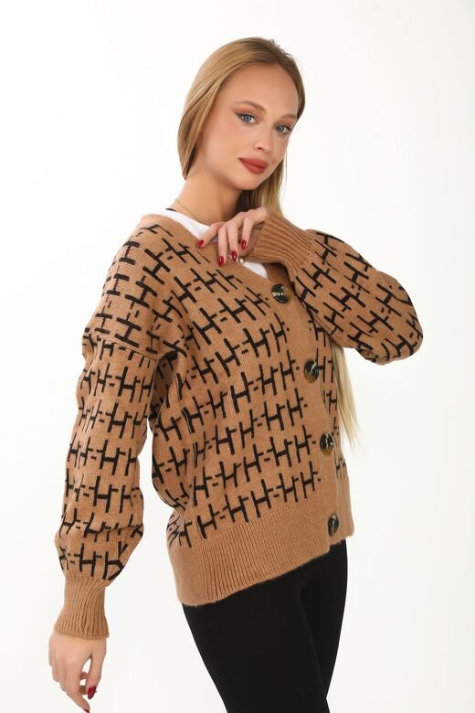 Oversize Yumuşak Örme Detaylı Düğmeli Triko Hırka
