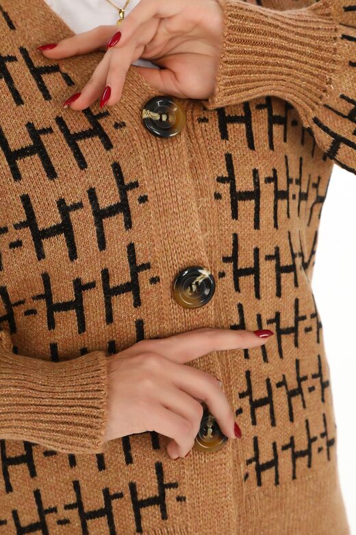 Oversize Yumuşak Örme Detaylı Düğmeli Triko Hırka