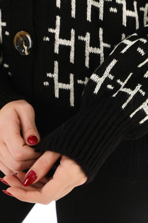 Oversize Yumuşak Örme Detaylı Düğmeli Triko Hırka