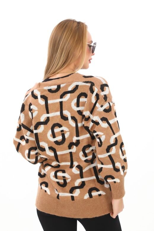 Oversize Düğmeli Örme Detaylı Triko Hırka