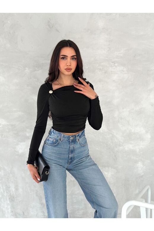 Omuzu Düğme Detaylı Drapeli Büzgülü Sandy Kumaş Bluz