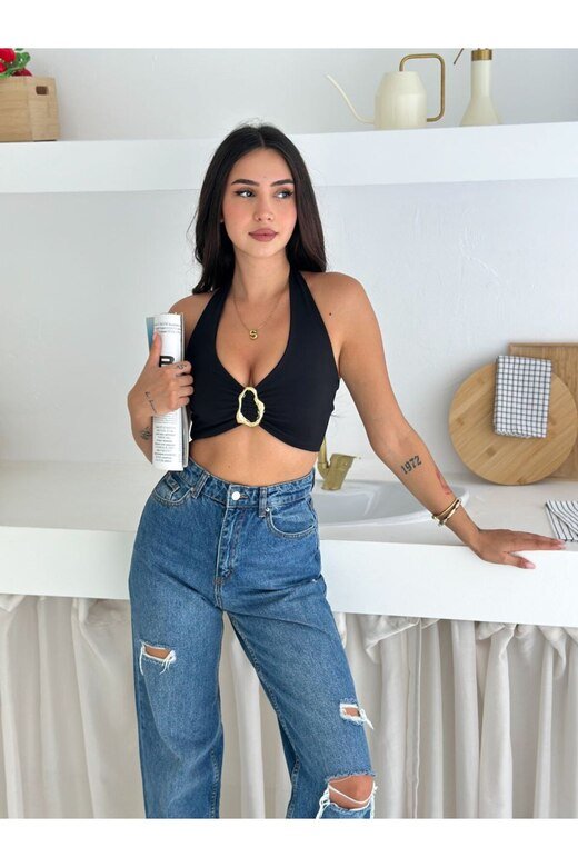 Toka Detaylı Dekolteli Boyun Bağlamalı Modal Kumaş Crop Bluz