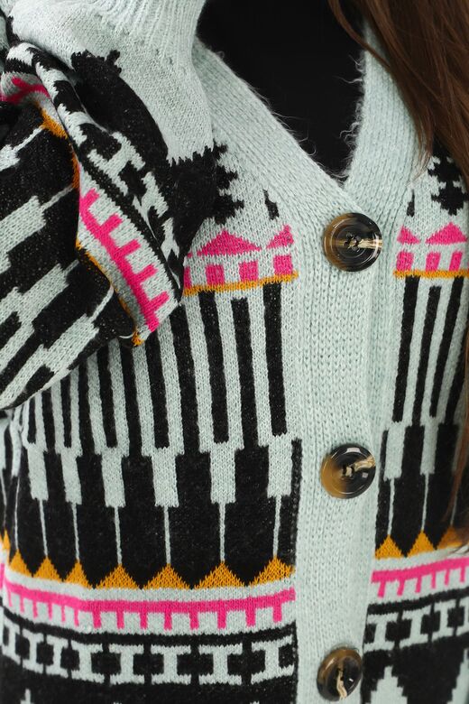 Oversize Düğmeli Örme Detaylı Triko Hırka