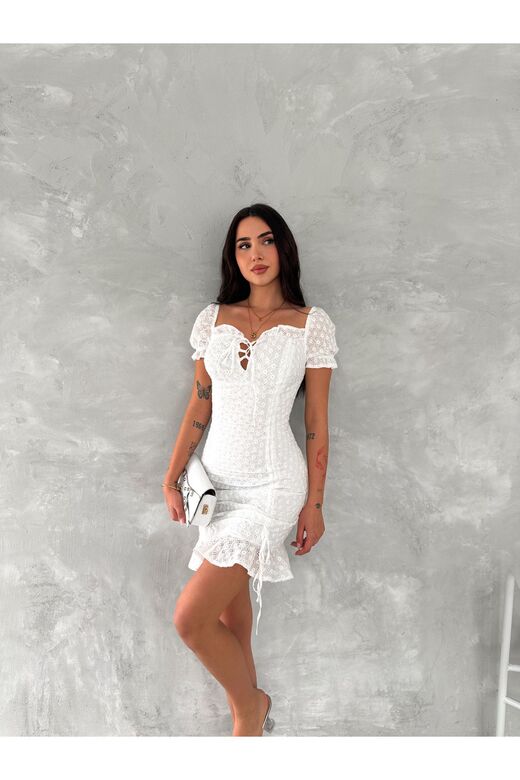 Göğüs Bağlamalı Büzgülü Brode Kumaş Elbise