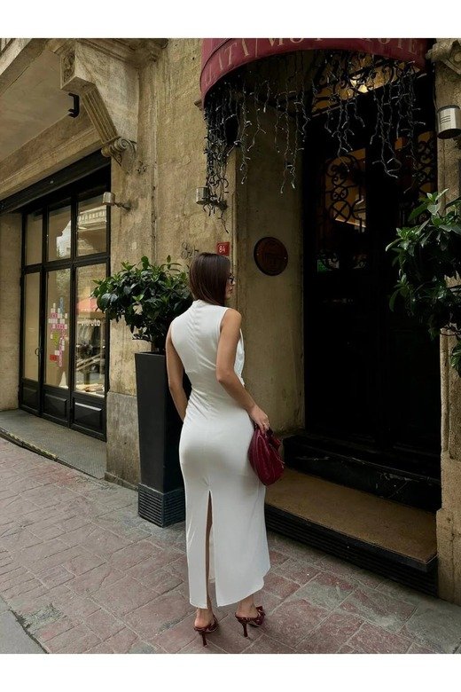 DRAPE YAKA İÇİ ASTARLI FERMUARLI BÜZGÜLÜ YIRTMAÇLI SANDY KUMAŞ ELBİSE