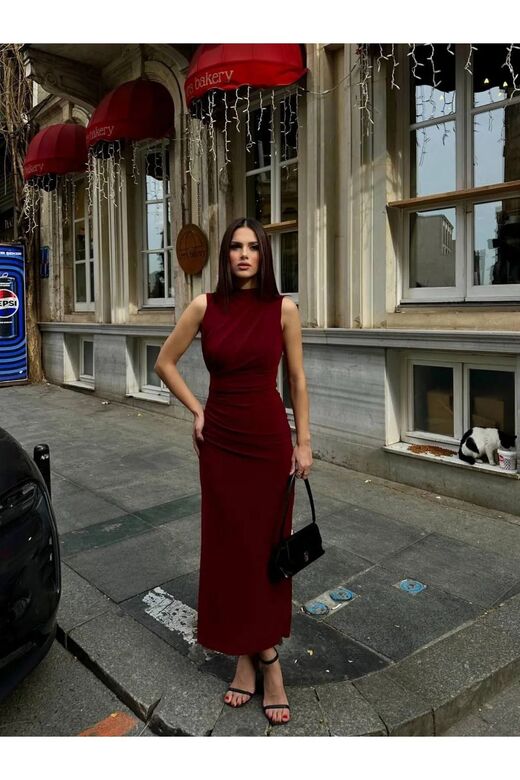 Drape Yaka İçi Astarlı Fermuarlı Büzgülü Yırtmaçlı Sandy Kumaş Elbise