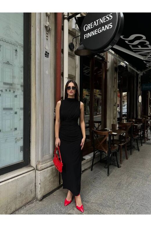 Drape Yaka İçi Astarlı Fermuarlı Büzgülü Yırtmaçlı Sandy Kumaş Elbise