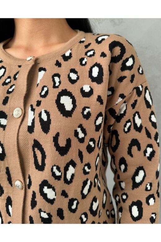 Leopar Desenli Düğmeli Triko Hırka