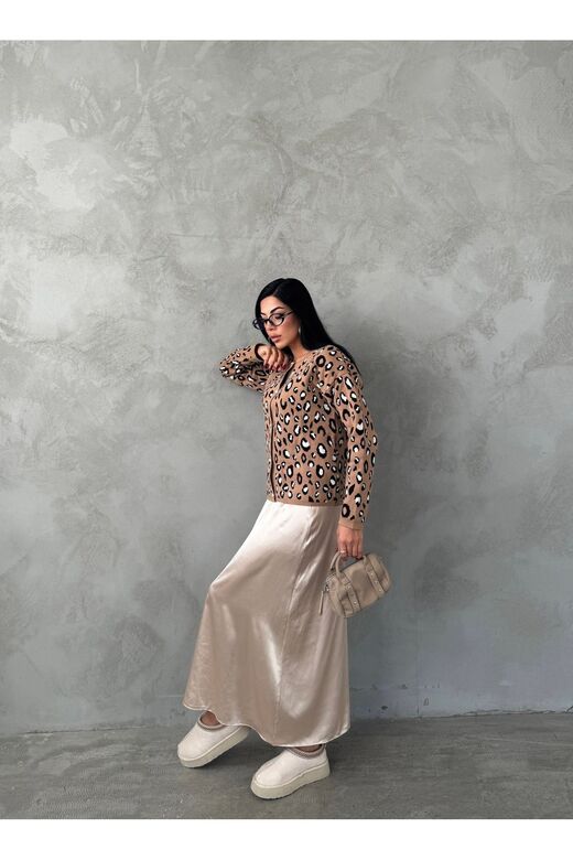 Leopar Desenli Düğmeli Triko Hırka