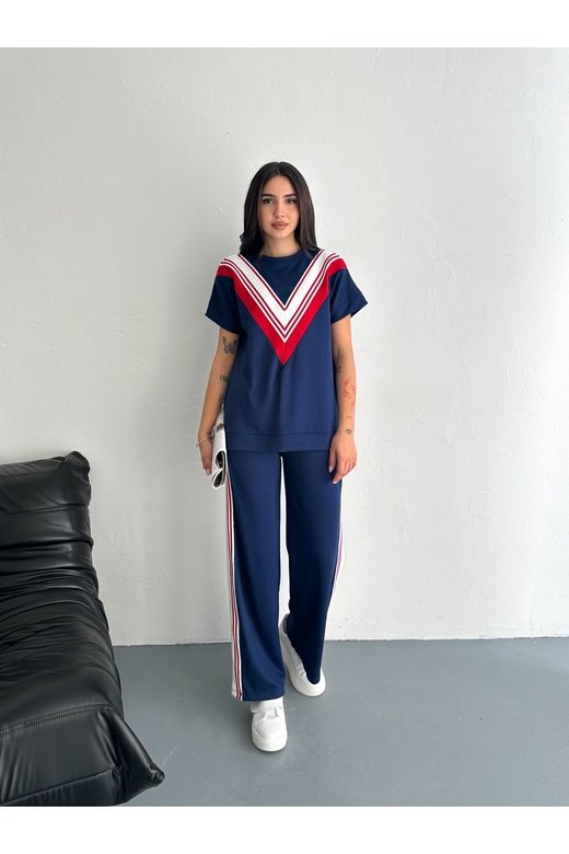 GARNİLİ KOLUNDAN ŞERİTLİ MODAL KUMAŞ EŞOFMAN TAKIM