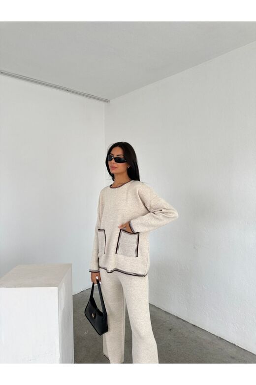 Oversize Cep Detaylı Geniş Paça Triko Takım