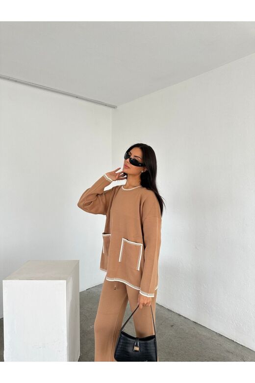 Oversize Cep Detaylı Geniş Paça Triko Takım