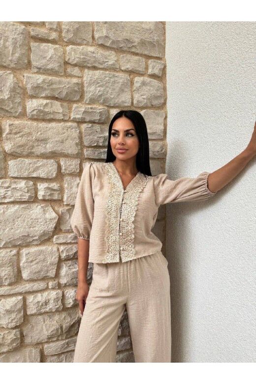 Nakışlı Düğmeli  Ön Güpürlü V Yaka Gömlek Pantolunlu Takım