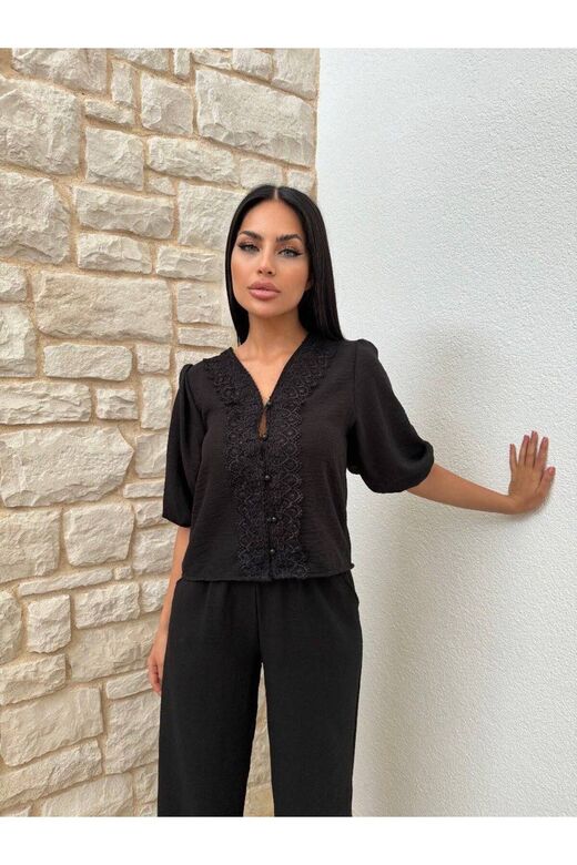 Nakışlı Düğmeli  Ön Güpürlü V Yaka Gömlek Pantolunlu Takım