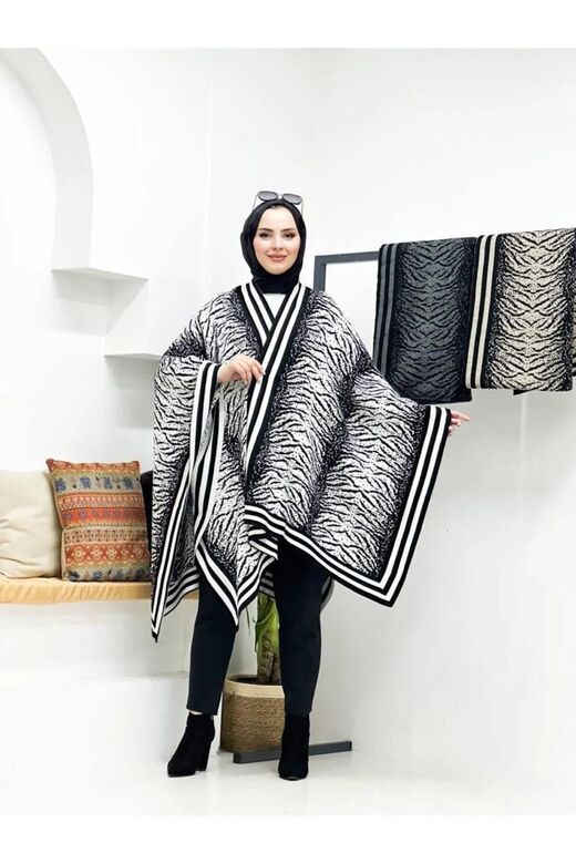 Kadın Çift Taraflı Kulanılabilen Zebra Desenli Şal Panço